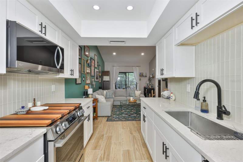 2 bedroom Condominium at 11800 Park Boulevard #308, Oaks Of Seminole Condo, Seminole — photo 3