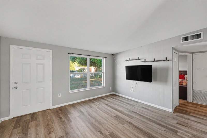 3 bedroom Single Family Residence at 8036 Rose Terrace, Crestridge 6th Add, Seminole — photo 4