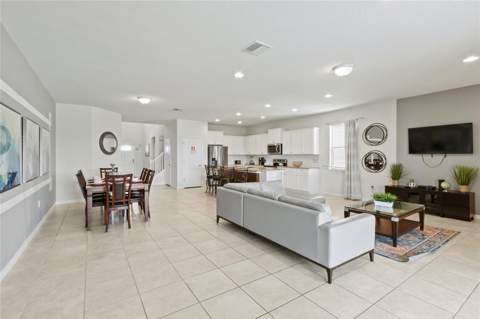 2451 Luxor Drive, Kissimmee FL - photo 7 of 37