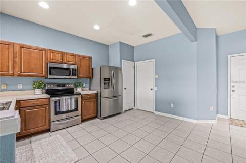 4879 Pond Ridge Drive, Riverview FL - photo 10 of 57