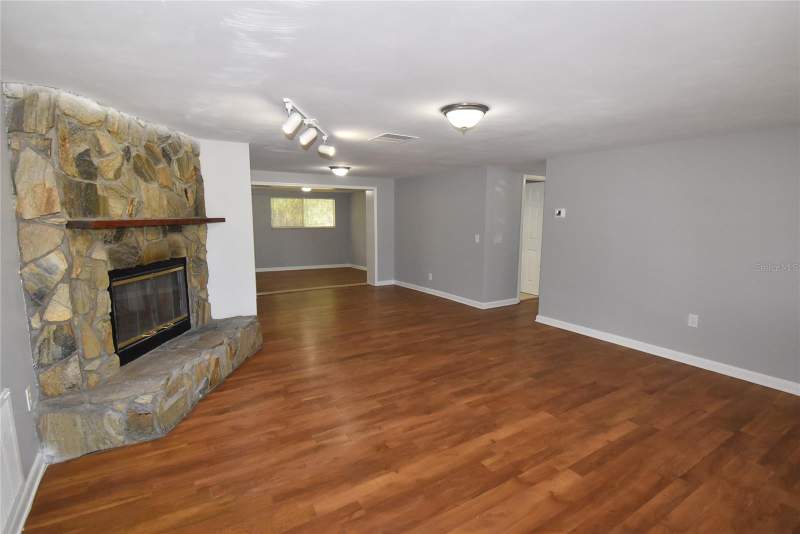 3 bedroom Single Family Residence at 3212 Blue Bird Drive, Colonial Hills, Holiday — photo 2