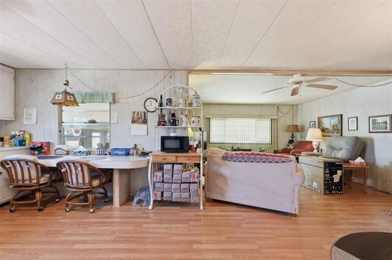 2 bedroom Mobile Home at 64 Rachel Drive, Tarpon Shores Mobile Home Village Unrec, Tarpon Springs — photo 2