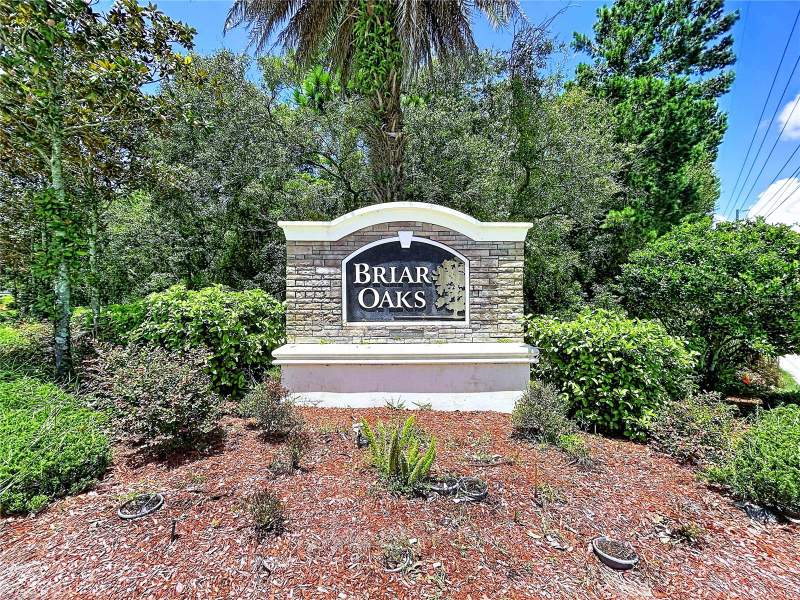 4 bedroom Single Family Residence at 18607 Briar Oaks Drive, Briar Oaks Village 2, Hudson — photo 2