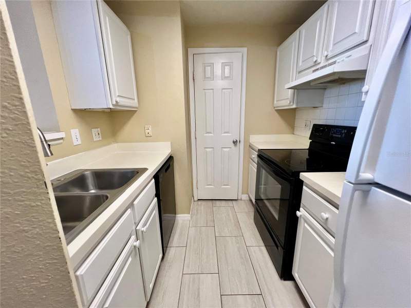 1 bedroom Condominium at 501 Knights Run Avenue #1330, Harbour Place City Homes A Con, Tampa — photo 3
