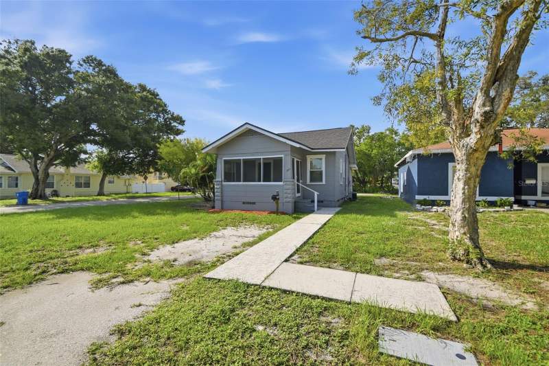 3 bedroom Single Family Residence at 3745 S 16th Avenue, Pine Lawn Rev, St Petersburg — photo 2
