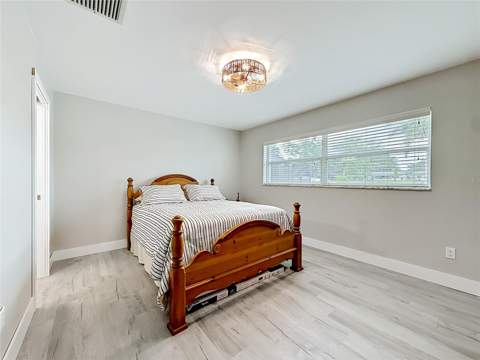 508 Shore Drive, Largo FL - photo 15 of 31