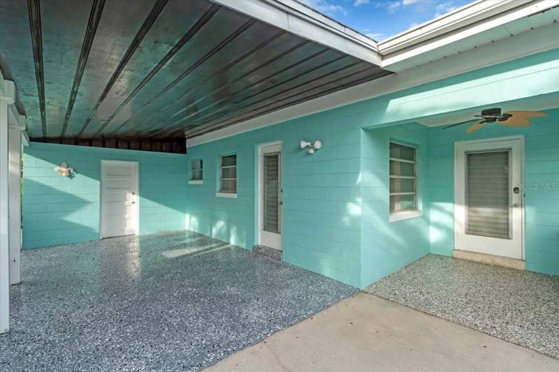 2 bedroom Single Family Residence at 11435 2nd Street, Isle Of Palms, Treasure Island — photo 2