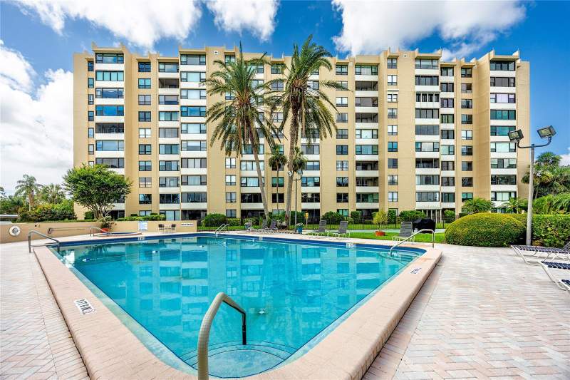 2 bedroom Condominium at 2621 Cove Cay Drive #309, Cove Cay 26-21 Village II, Clearwater — photo 2