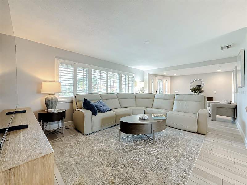 4 bedroom Single Family Residence at 6351 3rd Palm Point, Three Palms Point, St Pete Beach — photo 5
