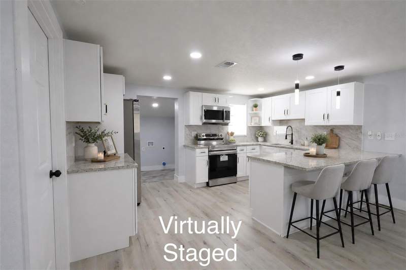 4 bedroom Single Family Residence at 505 Clearfield Road, Brandon Terrace Park Unit 1, Brandon — photo 4
