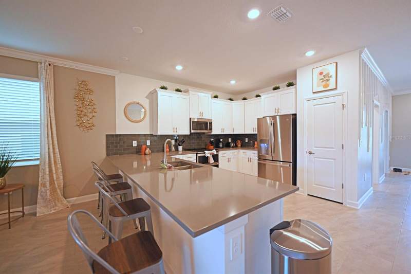 8 bedroom Single Family Residence at 4221 Paragraph Drive, Storey Lake, Kissimmee — photo 5
