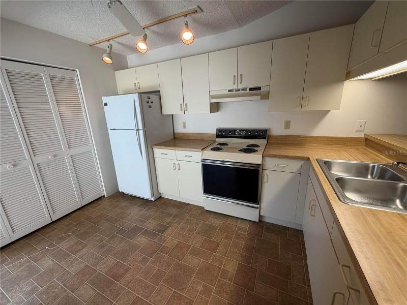 2 bedroom Villa at 2904 Oak Lane, Forty Three West Oaks II, Bradenton — photo 5