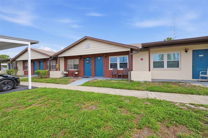1 bedroom Villa at 24862 US Highway 19 N #1705, Hill Crest Villas, Clearwater — photo 2