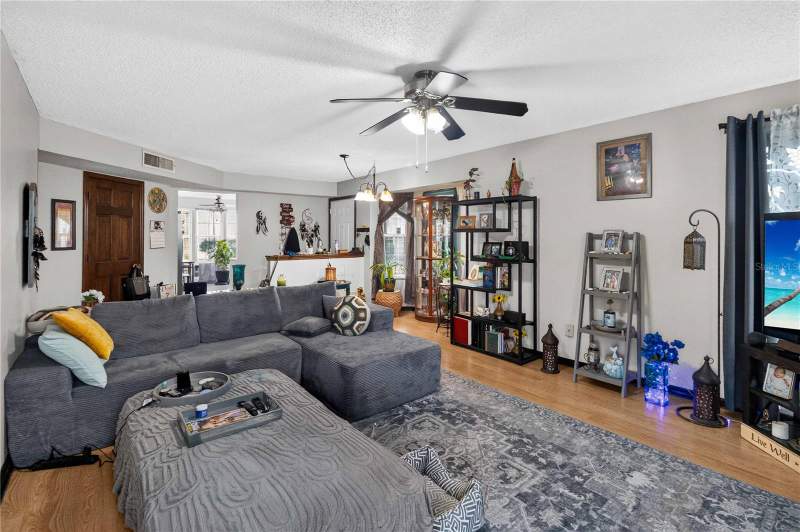 2 bedroom Condominium at 4807 COACHMANS DRIVE #2402, COACH HOMES AT MARINERS VILLAGE, ORLANDO — photo 5