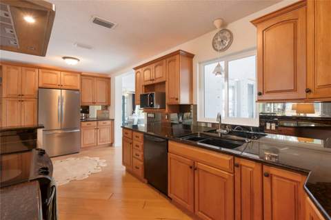 4223 Royal Palm Drive, Bradenton FL - photo 17 of 53