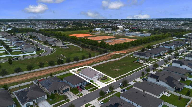 3 bedroom Single Family Residence at 272 Citrus Isle Loop, Citrus Isle, Davenport — photo 3