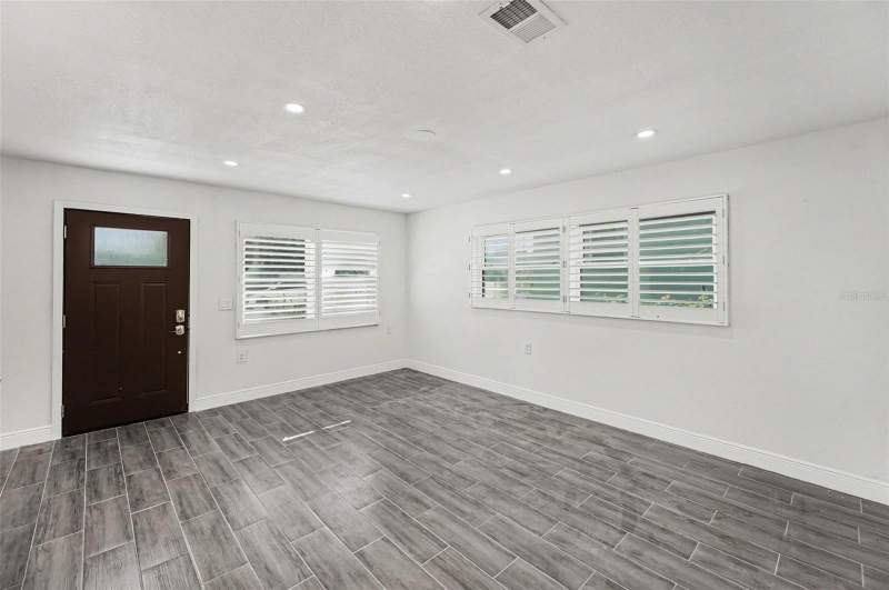 4 bedroom Single Family Residence at 318 Bath Street, Beekmans J C Sub, Tarpon Springs — photo 5