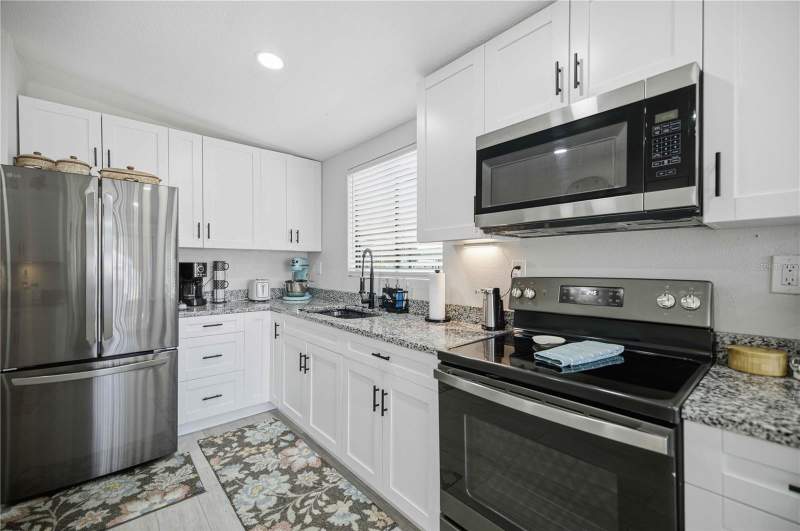 3 bedroom Manufactured Home at 8385 N Shady Fork Way, Crystal Pointe Unit 01, Dunnellon — photo 2