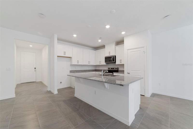 4 bedroom Townhouse at 684 Lola Lane, Aulin Square, Oviedo — photo 3