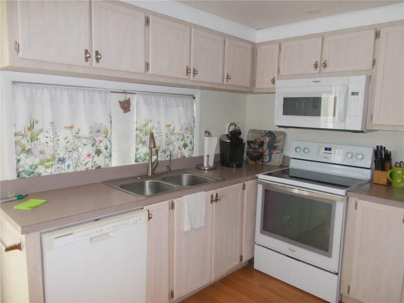 2 bedroom Mobile Home at 5004 Palena Boulevard, Holiday Park, North Port — photo 4