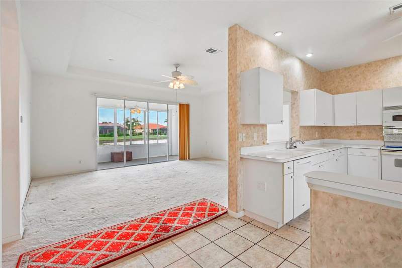 3 bedroom Single Family Residence at 1104 Villeroy Drive, Sun City Center Unit 260, Sun City Center — photo 4