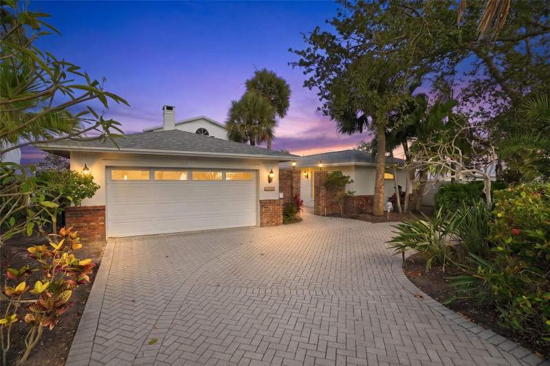 3 bedroom Single Family Residence at 1832 Venetian Point Drive, Venetian Point, Clearwater — photo 3