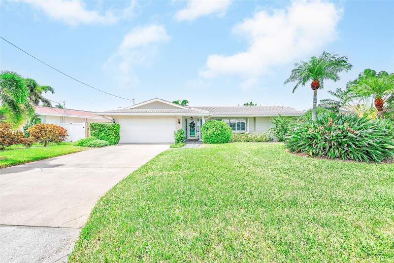2 bedroom Single Family Residence at 513 Harbor Drive, Indian Beach Re-Revised 29th Add, Indian Rocks Beach — photo 2
