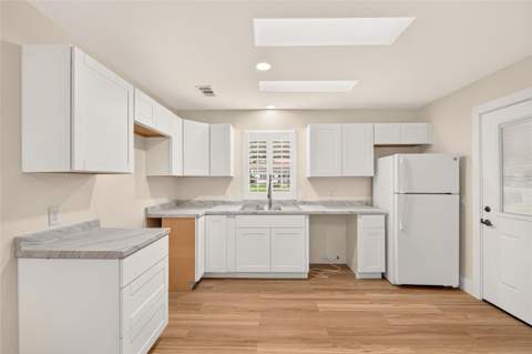 1124 Del Toro Drive, Lady Lake FL - photo 15 of 58