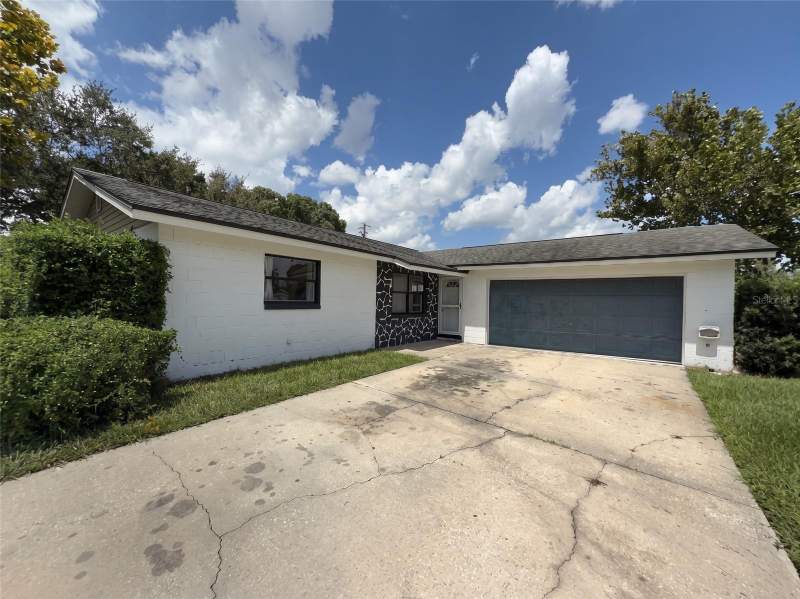 996 GRAYSON DRIVE home for sale in Park Manor Estates