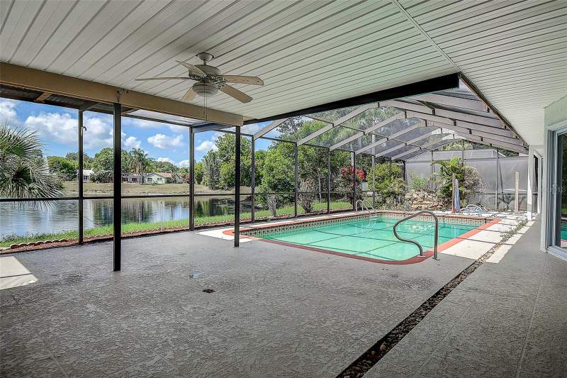 4 bedroom Single Family Residence at 2876 Lake Valencia Boulevard, Lake Valencia -, Palm Harbor — photo 4