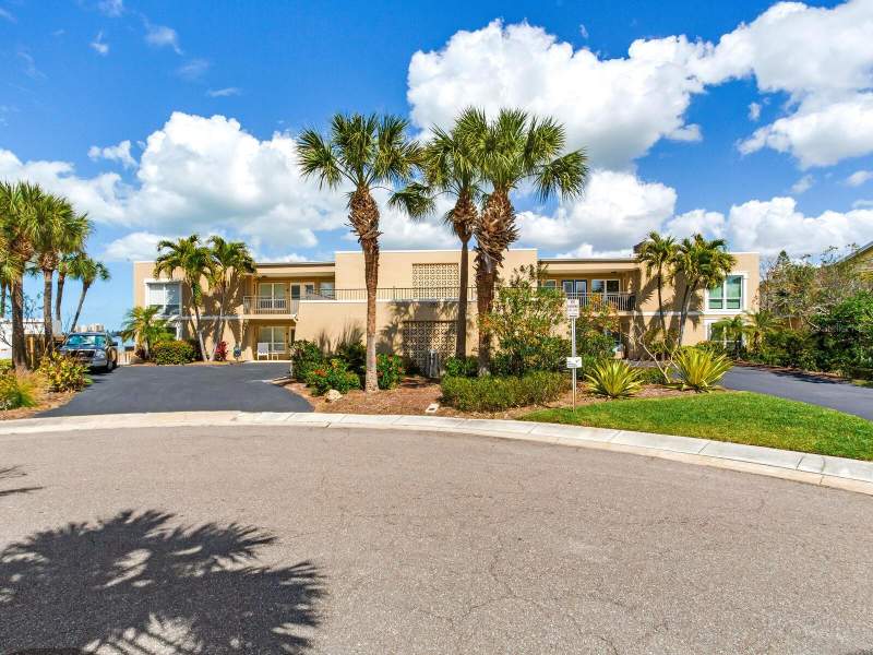 2 bedroom Condominium at 210 Dolphin Point #B, 210 Dolphin Point Condo, Clearwater Beach — photo 2