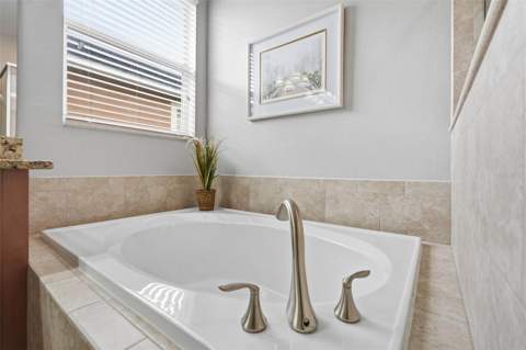 11804 Valhalla Woods Drive, Riverview FL - photo 19 of 37