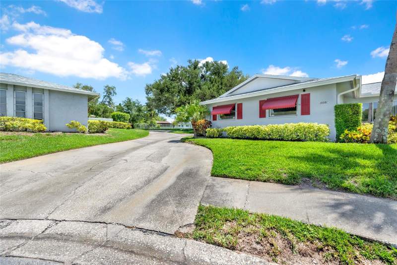 2 bedroom Condominium at 1608 Whitebridge Drive #B, Highland Lakes Condo 1 Bldg 4 Apt B, Palm Harbor — photo 2