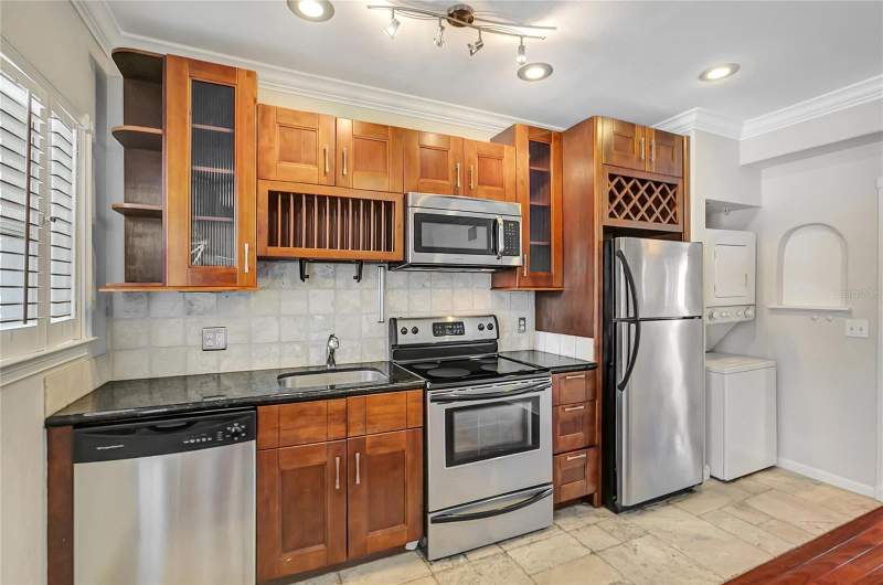 1 bedroom Condominium at 201 6TH STREET #102, BAY VILLA CONDO, ST PETERSBURG — photo 3