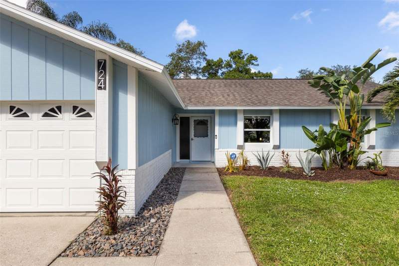 4 bedroom Single Family Residence at 724 Glengary Ln, Wexford Leas Unit 7A, Palm Harbor — photo 3