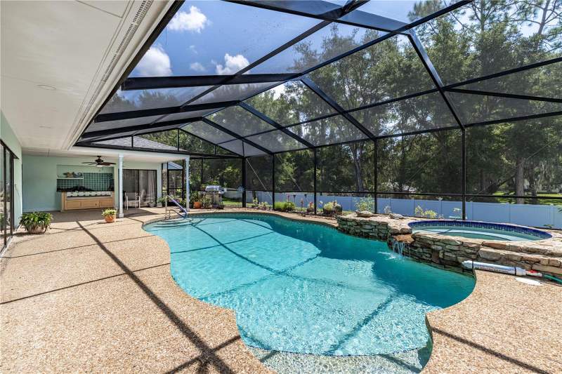 3 bedroom Single Family Residence at 33816 Spring Drive, Silver Lake Spgs, Leesburg — photo 2