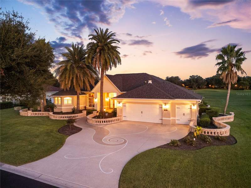 3 bedroom Single Family Residence at 1800 St. James Circle, The Villages, The Villages — photo 2
