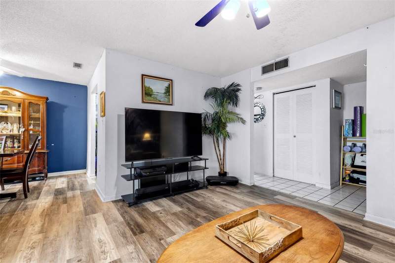 1 bedroom Condominium at 341 S McMullen Booth Road #147, Tradewinds Condo, Clearwater — photo 4
