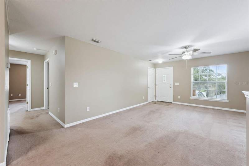 3 bedroom Single Family Residence at 180 E Minnehaha Avenue, Clermont Minnehaha Oaks Sub, Clermont — photo 4