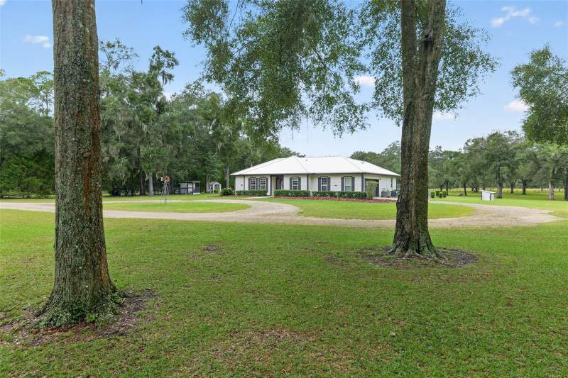 4 bedroom Single Family Residence at 7930 SE 86th Avenue, Honey Bee Farms, Newberry — photo 4