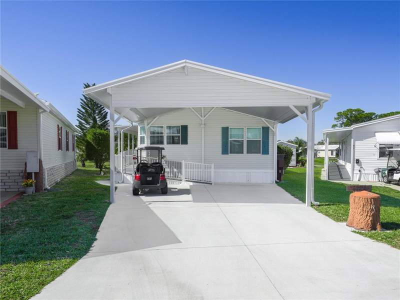 2 bedroom Manufactured Home at 43 Red Quill Circle, Saddlebag Lake, Lake Wales — photo 2
