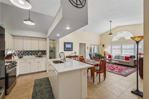 7266 Eleanor Circle #203, Sarasota FL - photo 9 of 33