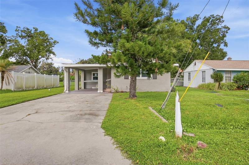 6804 N WILLOW AVENUE home for sale in Riviera