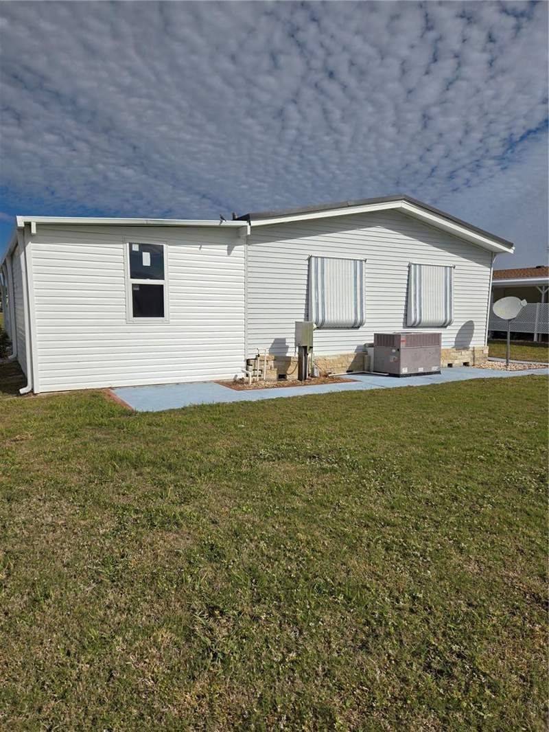 2 bedroom Manufactured Home at 8479 Tanaka Drive, Lemon Bay Isles Ph 03, Englewood — photo 4