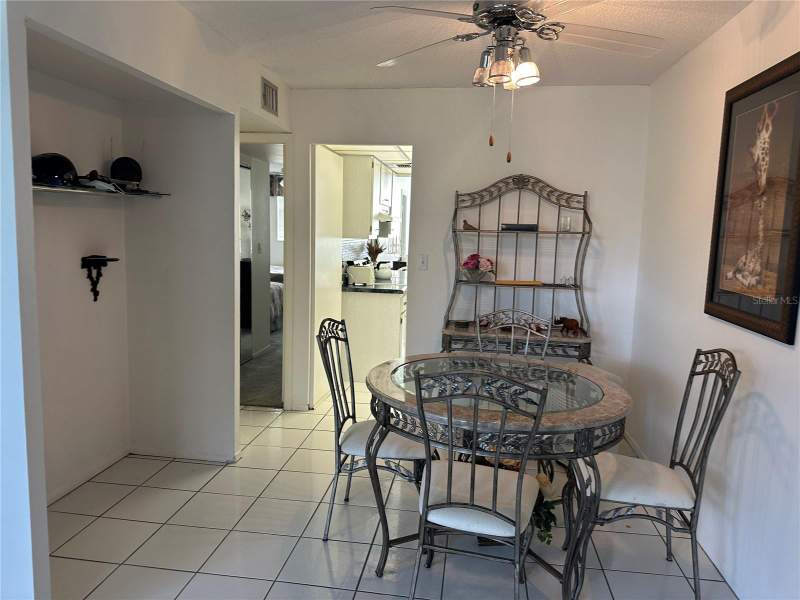 1 bedroom Condominium at 4720 Locust Street #314, Winston Park Northeast, St Petersburg — photo 5