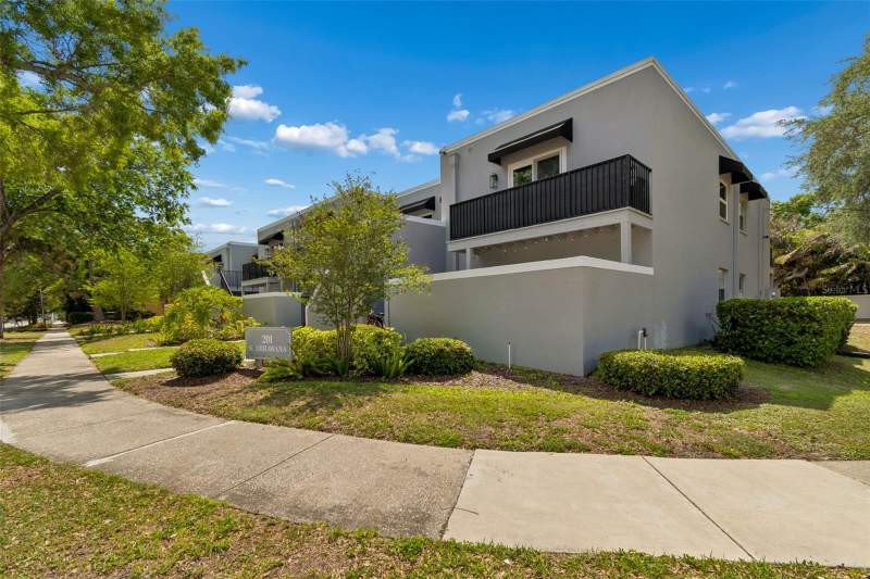 Arrawana ParkCondos for Sale in Tampa, FL