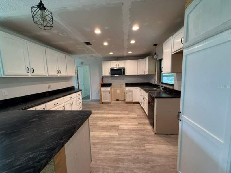 2 bedroom Single Family Residence at 11160 SW 136th Court Road, Rolling Ranch Estate, Dunnellon — photo 5