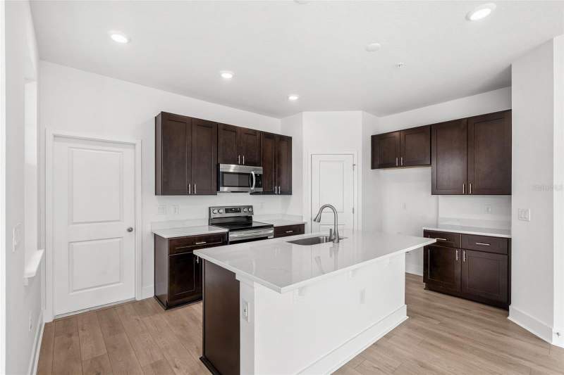 3 bedroom Townhouse at 1113 ORANGE TRAILSIDE WAY, MAGNOLIA RESERVE, OCOEE — photo 3