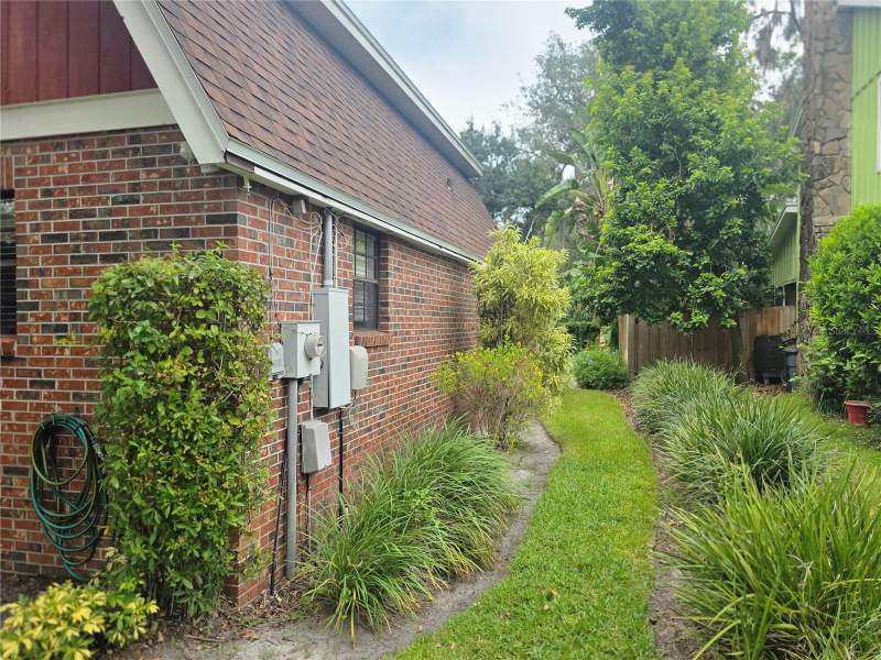 3 bedroom Single Family Residence at 2219 Shadehill Court, Forest Hills Estates First Add, Tampa — photo 5