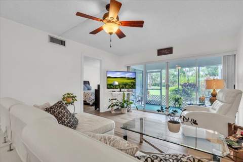 5209 Wedgewood Lane #17, Sarasota FL - photo 8 of 39